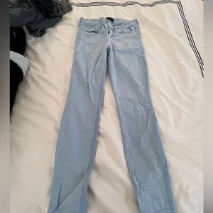 VINCE LIGHTWASH DENIM SKINNY JEANS